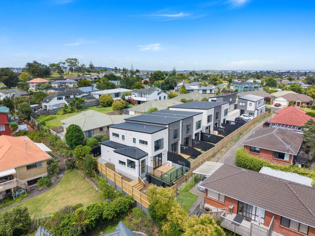 Beautifully presented Oceana Homes completed development in Auckland
